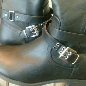 Knee length boots never worn in size 11